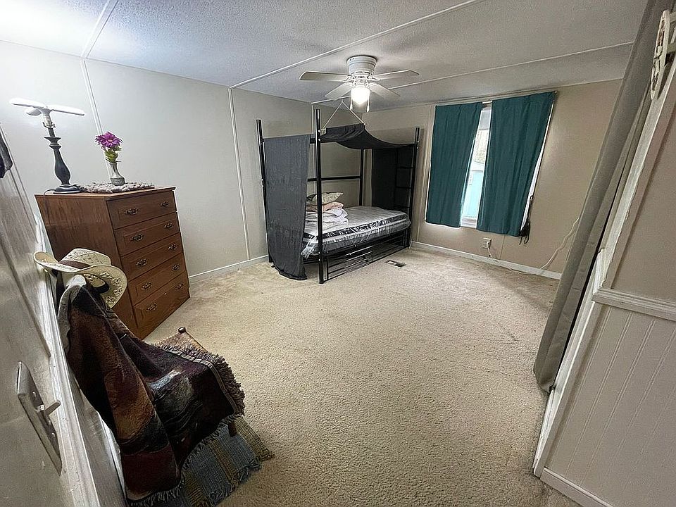 Second bedroom 