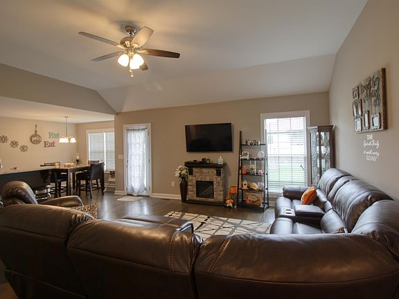 5th image of 335 Shelby Cir
