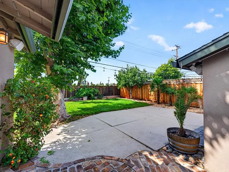 1559 Marietta Dr — Photo 38