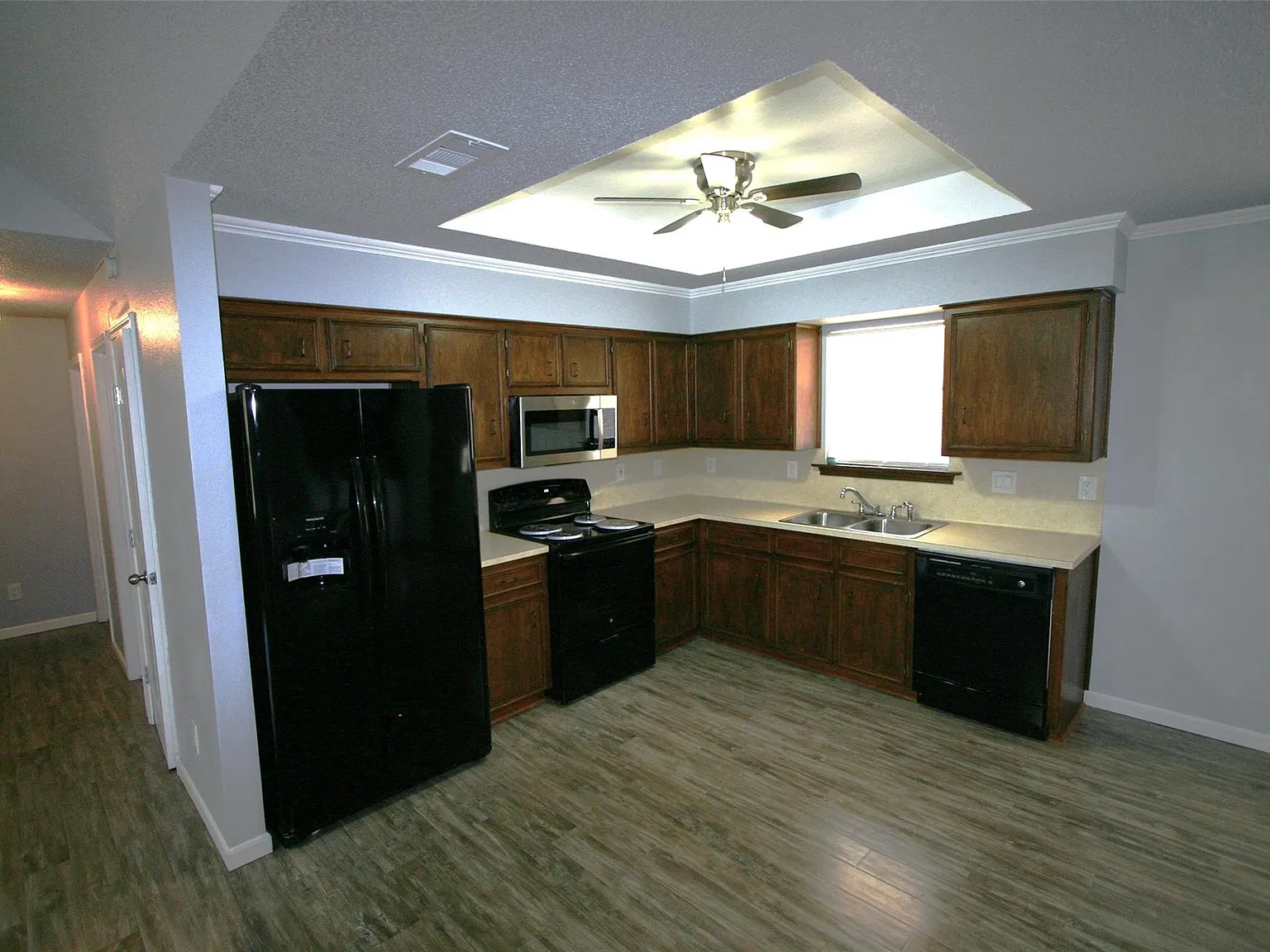 2 bed, 2.0 bath, 1065 sqft, $1,950 — Photo 4