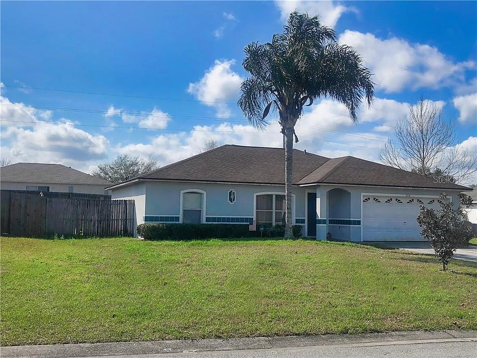 2nd image of 350 Country Lakes Cir