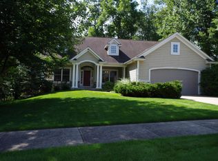 1932 Oak Hollow Rd NW, Grand Rapids, MI 49504