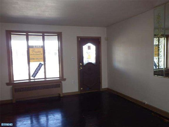 2nd image of 4006 Creston St