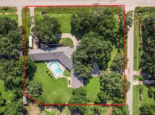 1717 S Columbia Dr, West Columbia, TX 77486