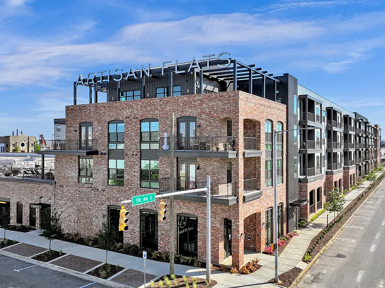 Artisan Flats — Photo 46