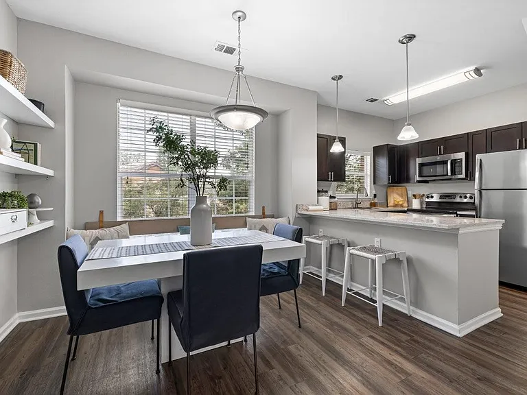 Isabella Apartment Homes — Photo 9