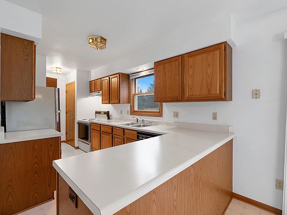 2nd image of 1447 W 2nd Ave #1449