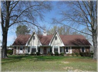 116 W Valleywood Dr, Collierville, TN 38017