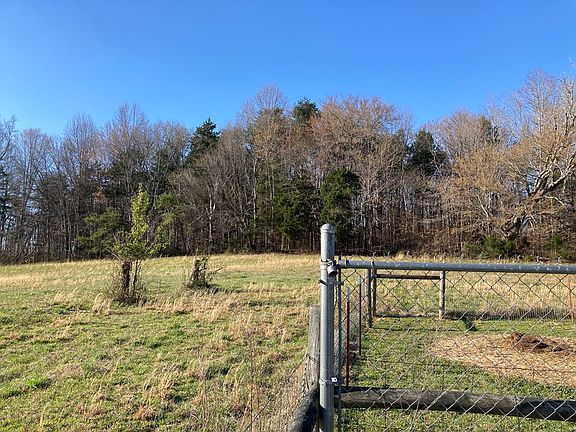 4th image of 472 Allen Chapel Rd