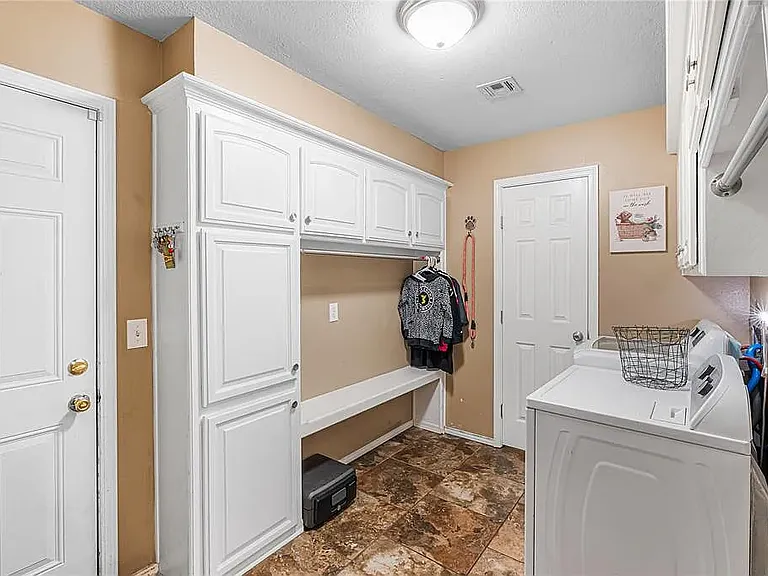 11521 Carriage Dr — Photo 15