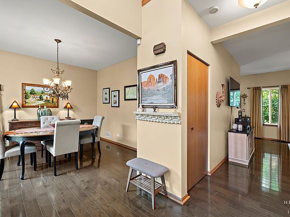 4th image of 624 Lorree Ln