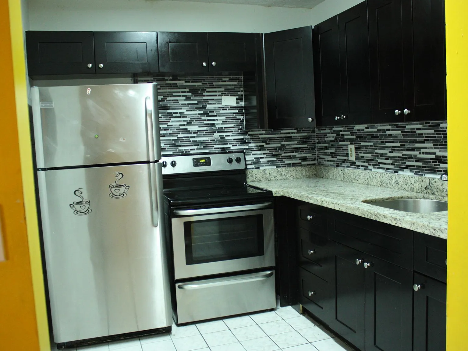 1 bed, 1.5 bath, 772 sqft, $1,650 — Photo 2