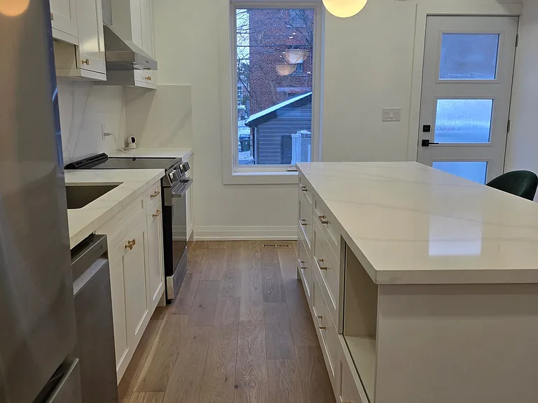 9 Alton Ave — Photo 3