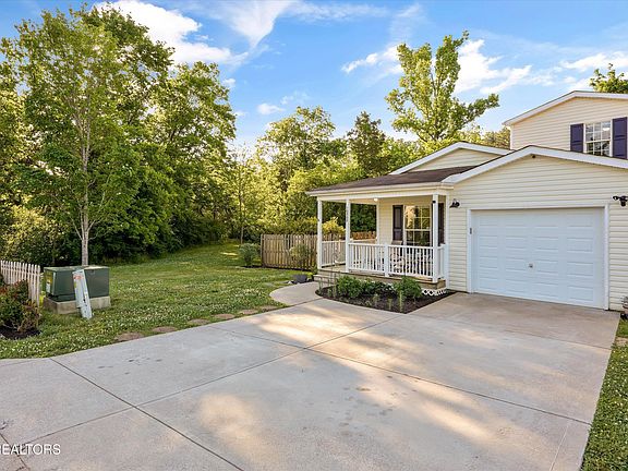 3rd image of 10508 Lone Star Way