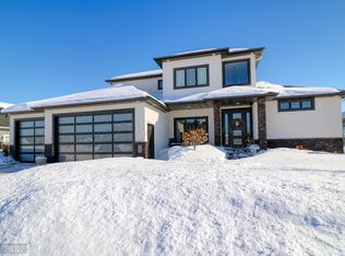 2349 Rivers Bend Dr E, West Fargo, ND 58078