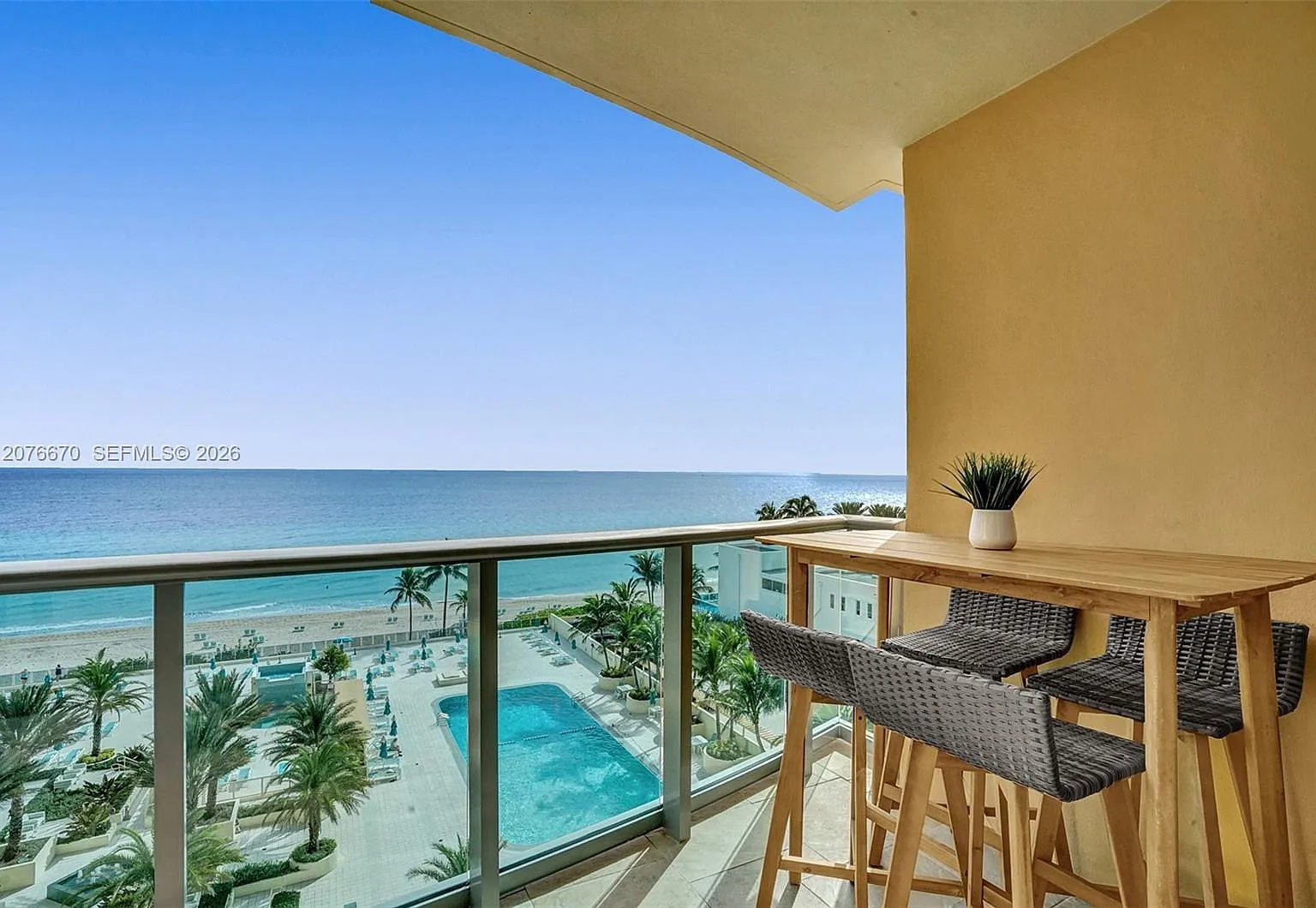 Wave Condo — Photo 4