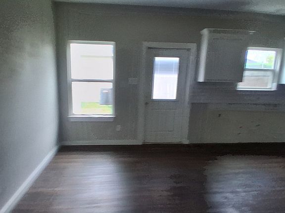 3rd image of 1904 Wesley St