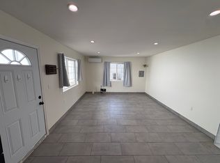 10904 Scoville Ave, Sunland, CA 91040