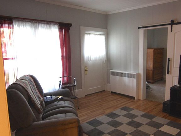 3rd image of 221 W Atchison Ave