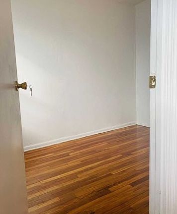 3rd image of 131-11 Kew Gardens Rd #2K