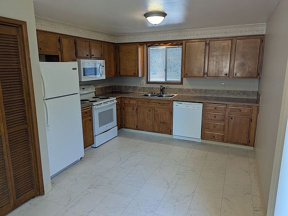 4th image of 2137-2143 Nomad Ct SE