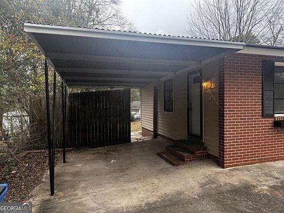 3rd image of 4525 Clover Pl