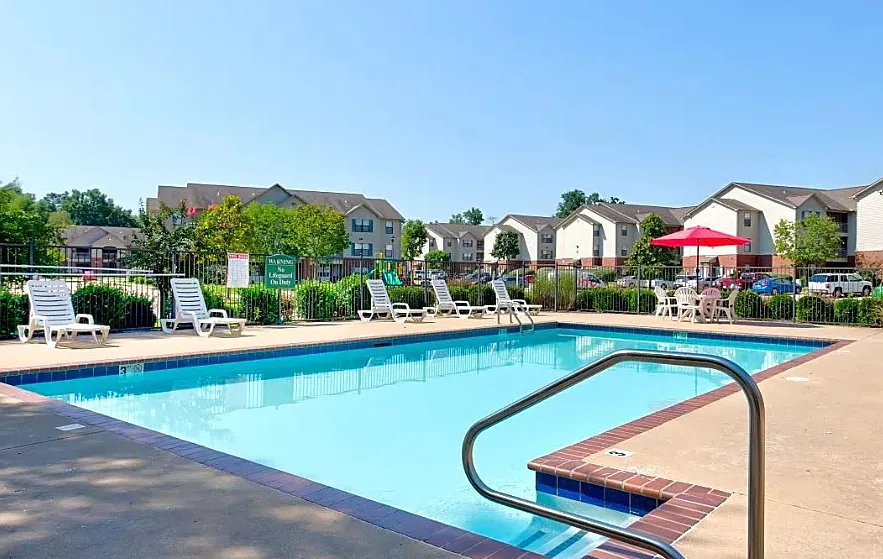 Fairfax Crossing Apartments