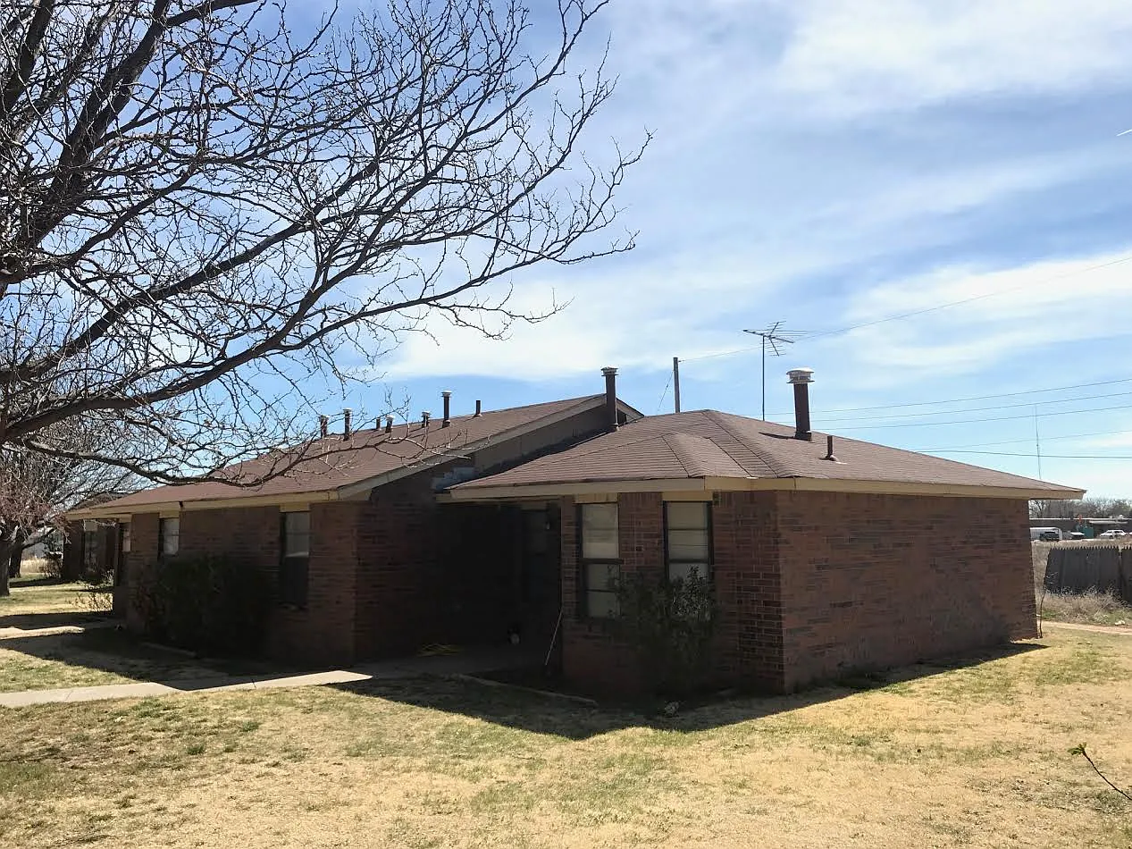 2 bed, $899 — Photo 1