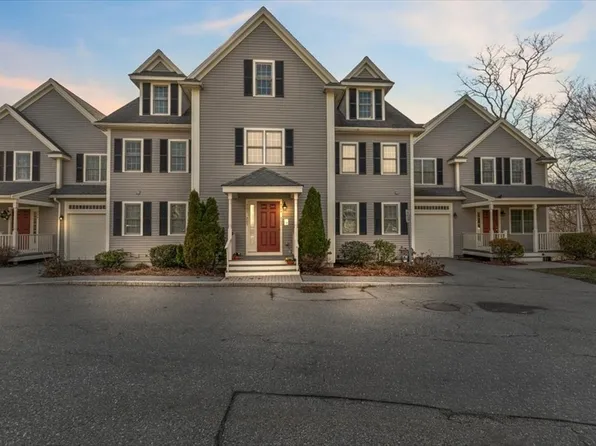 10 Cunningham Ln Unit 204, Billerica, MA 01821