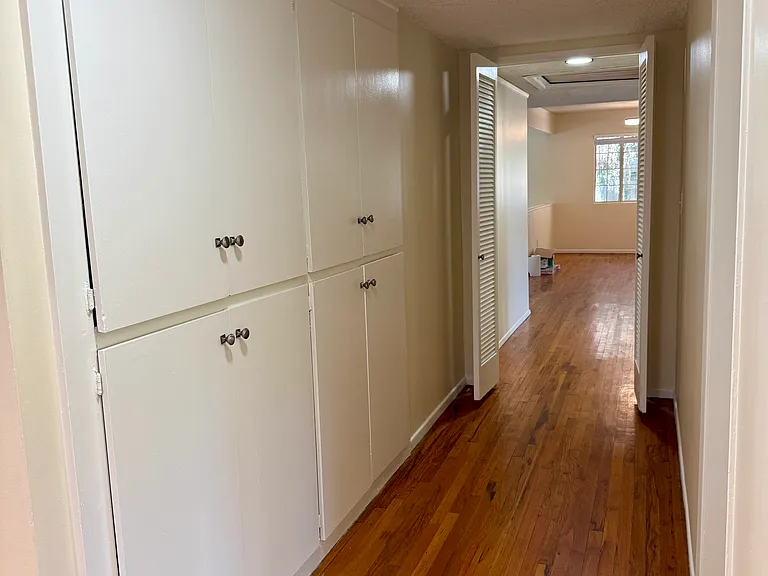 15942 Londelius St — Photo 14