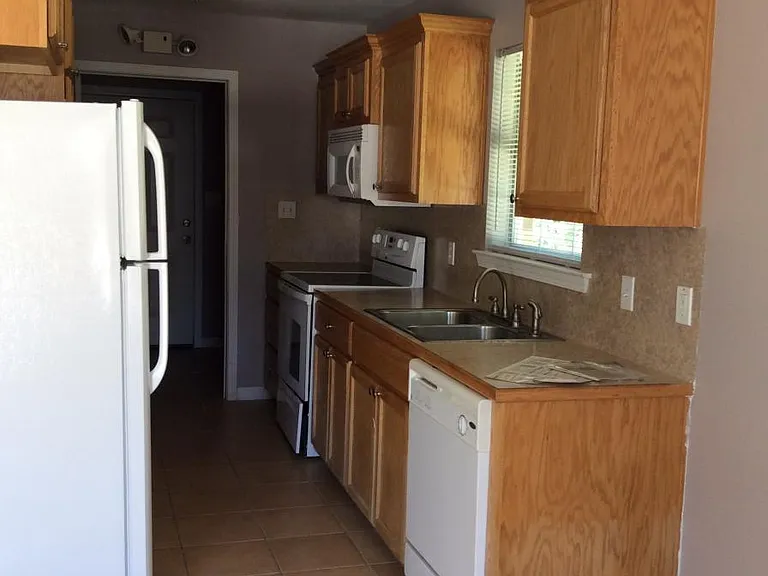 43177 Winchester Dr — Photo 11