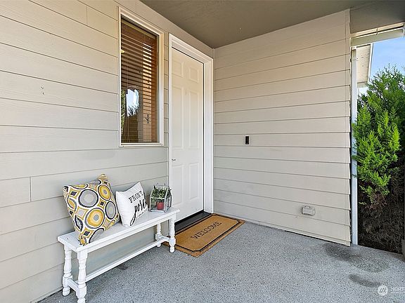 2nd image of 10902 174th Avenue E