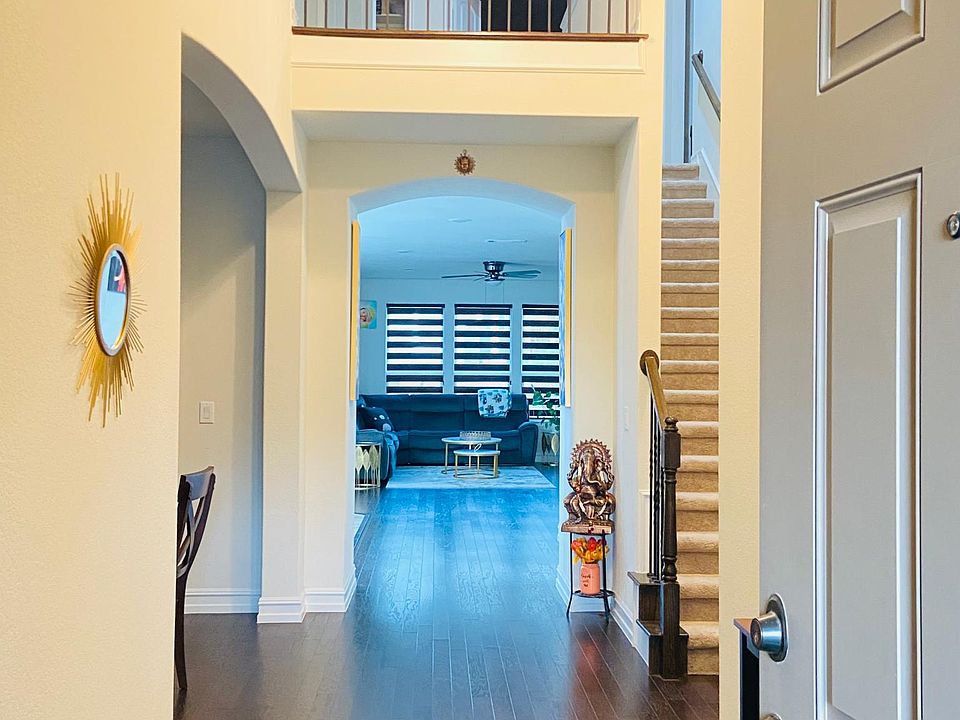 1st image of 701 Windward Dr