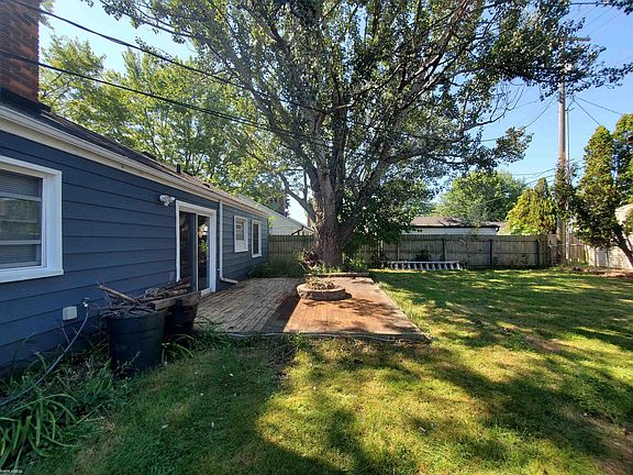 4th image of 26315 Beaconsfield St
