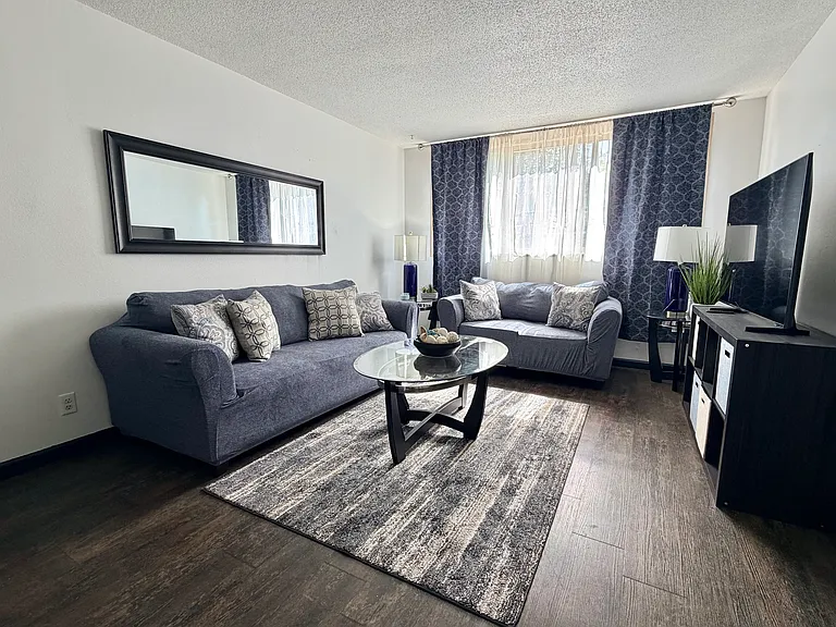 1717 C Ave NE #2 — Photo 4
