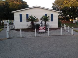 402 Bay Harbor Ct, Hubert, NC 28539