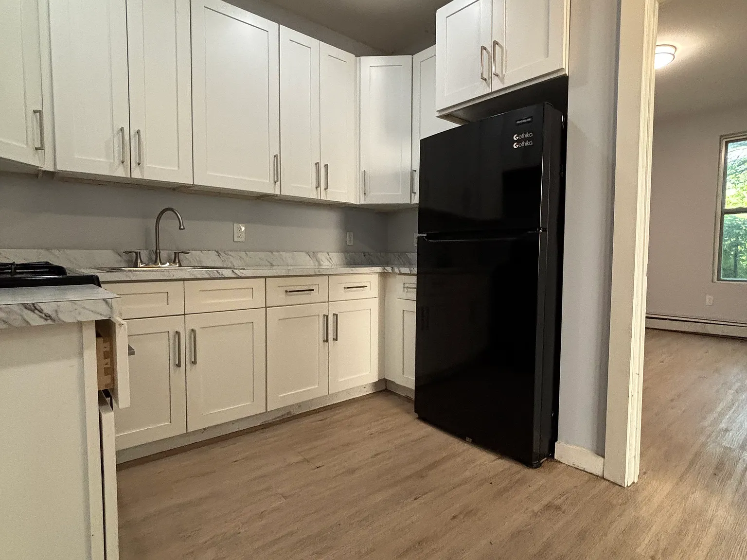 2 bed, 950 sqft, $2,000 — Photo 4