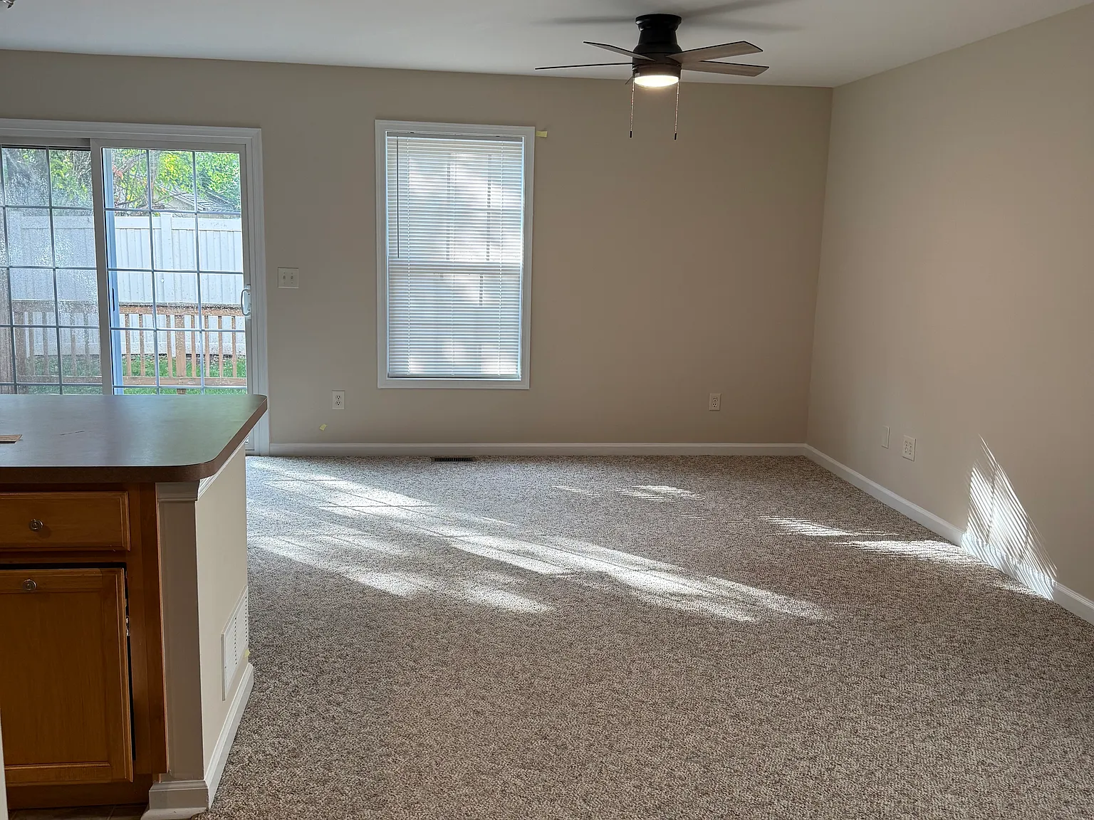 3 bed, 2.5 bath, 1479 sqft, $2,700 — Photo 3