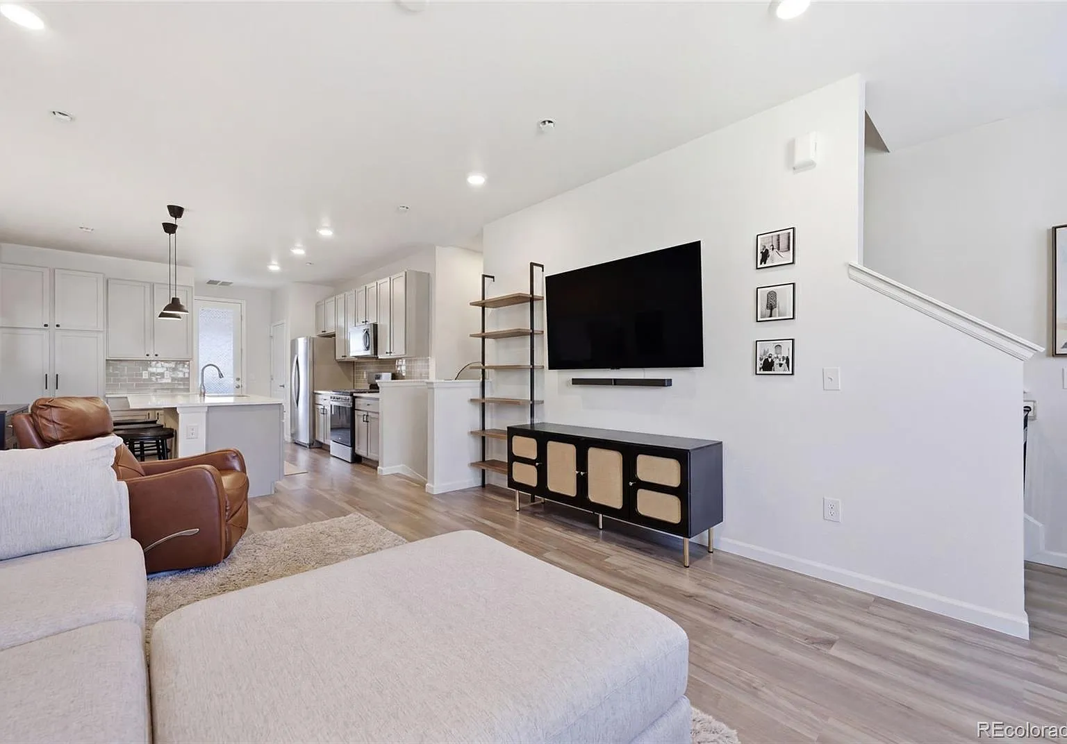 2 bed, 2.5 bath, 1248 sqft, $3,150 — Photo 4