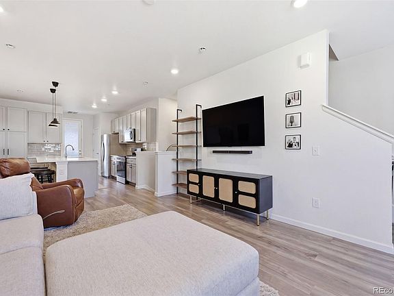 4th image of 2275 Santini Trail #E