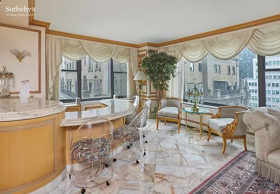 4th image of 117 E 57th St APT 23B