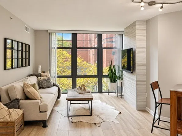1021 N Garfield St APT 217, Arlington, VA 22201
