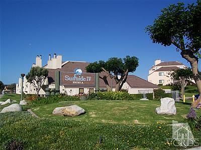 Surfside IV is directly across from the pier and beach
