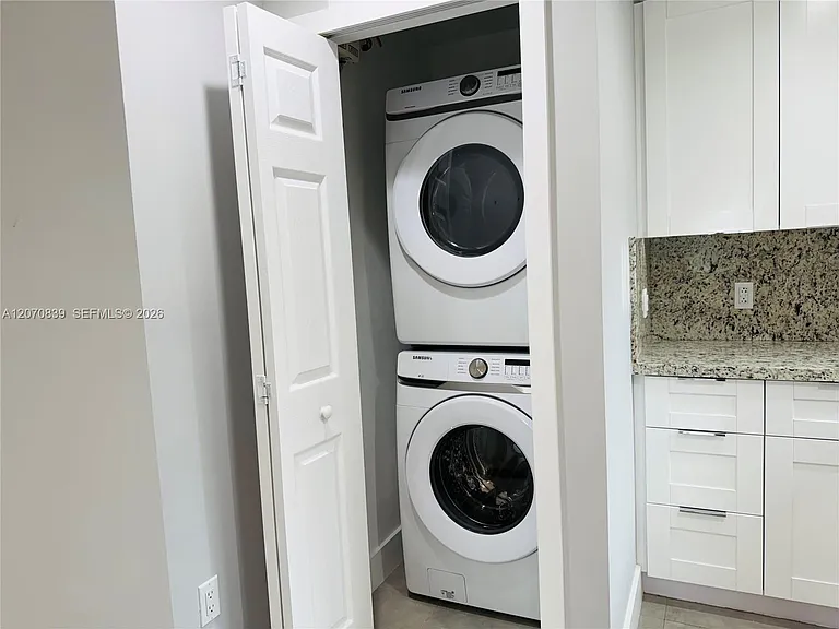 1221 SW 76th Ct — Photo 13