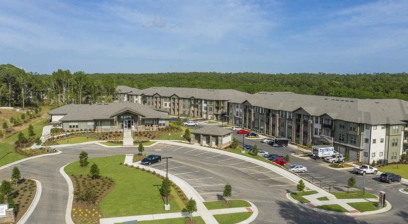 The Retreat at Fairhope Village apartment community