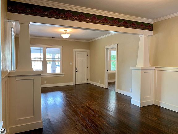 3rd image of 18318 Main St