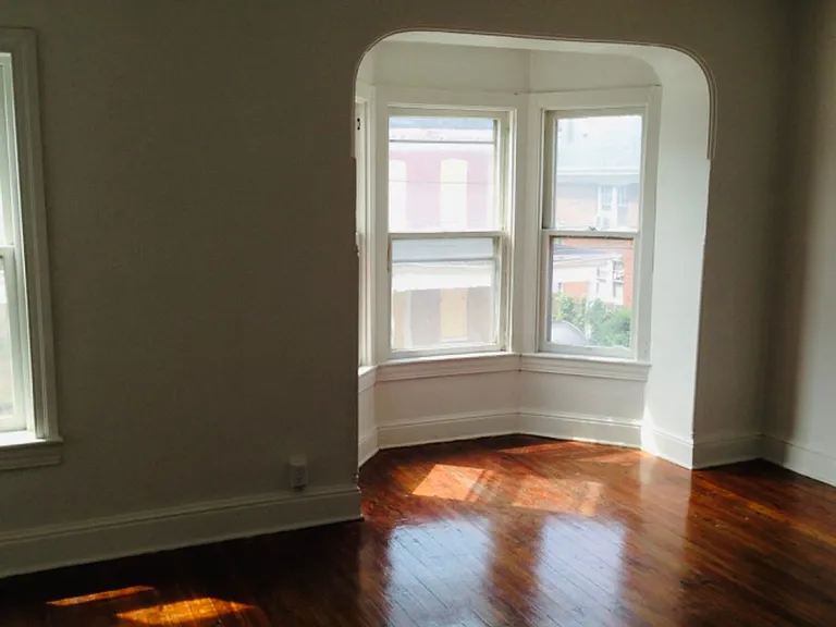 527 E Philadelphia St #2 — Photo 4