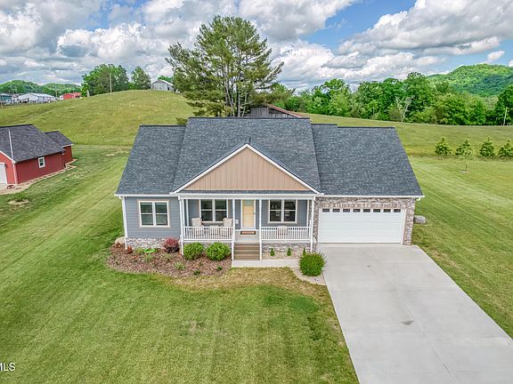 2nd image of 1007 Deerfoot Cir