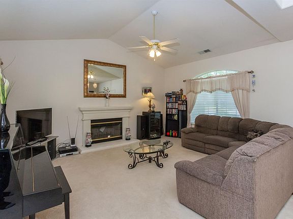 2nd image of 2886 E Granada Ave