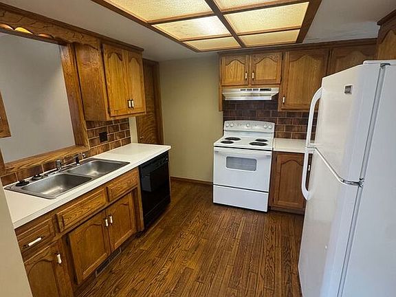 5th image of 510 E Elm St